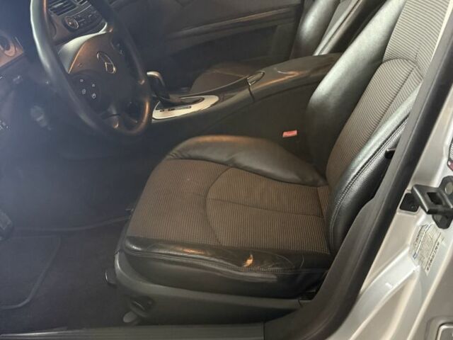 Сірий Мерседес Е-Клас, об'ємом двигуна 2.1 л та пробігом 350 тис. км за 7999 $, фото 12 на Automoto.ua