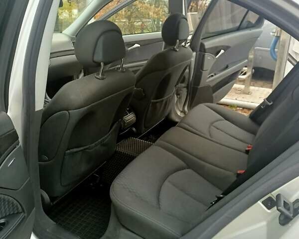 Серый Мерседес Е-Класс, объемом двигателя 1.8 л и пробегом 292 тыс. км за 6900 $, фото 16 на Automoto.ua