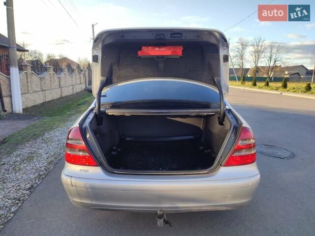 Сірий Мерседес Е-Клас, об'ємом двигуна 2.15 л та пробігом 412 тис. км за 5600 $, фото 5 на Automoto.ua