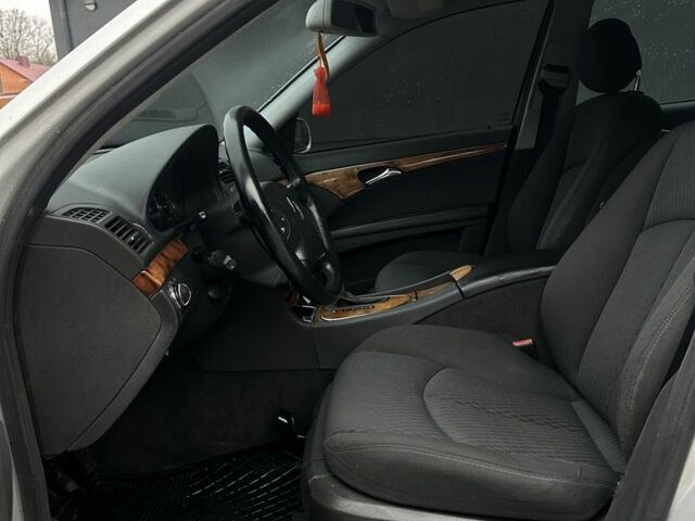 Серый Мерседес Е-Класс, объемом двигателя 2.7 л и пробегом 270 тыс. км за 5950 $, фото 8 на Automoto.ua