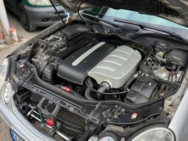 Сірий Мерседес Е-Клас, об'ємом двигуна 2.1 л та пробігом 350 тис. км за 7999 $, фото 22 на Automoto.ua