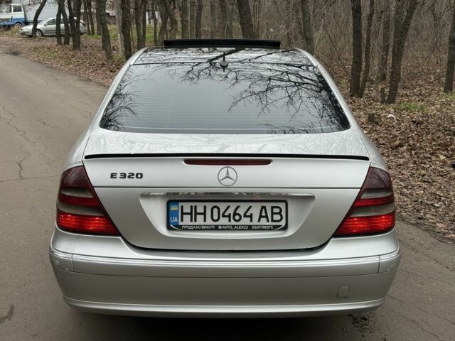 Серый Мерседес Е-Класс, объемом двигателя 3.2 л и пробегом 350 тыс. км за 5999 $, фото 6 на Automoto.ua