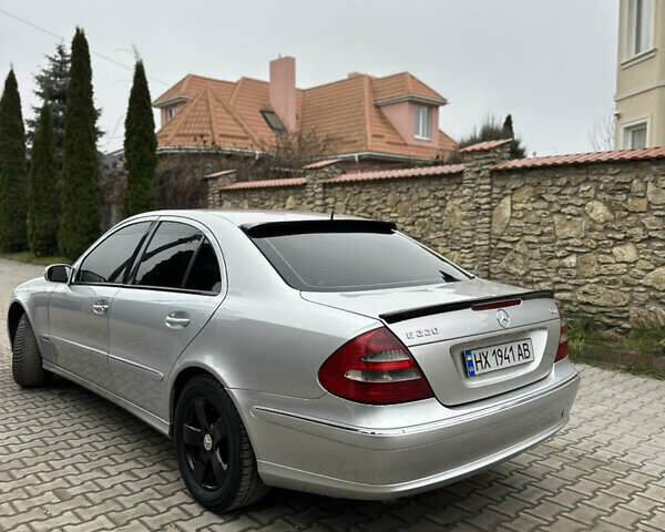 Сірий Мерседес Е-Клас, об'ємом двигуна 2.2 л та пробігом 266 тис. км за 6200 $, фото 3 на Automoto.ua