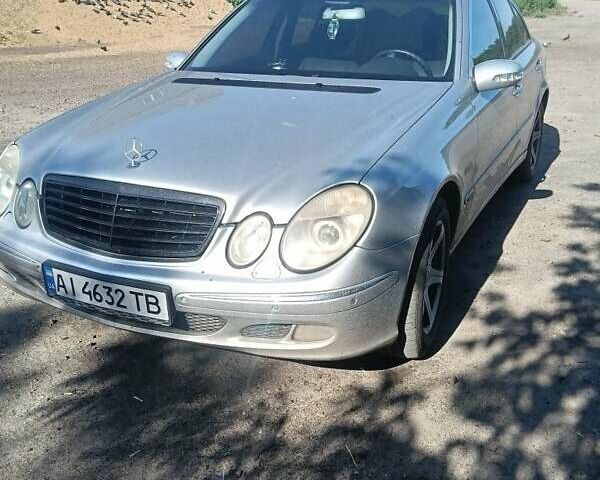 Серый Мерседес Е-Класс, объемом двигателя 2.1 л и пробегом 200 тыс. км за 6200 $, фото 3 на Automoto.ua