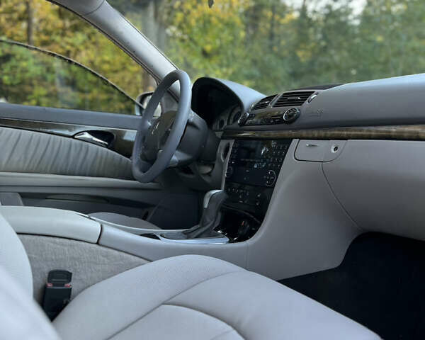 Мерседес Е-Класс 2003 в Черновцах на Automoto.ua Серый Мерседес Е-Класс, объемом двигателя 3.2 л и пробегом 400 тыс. км за 7000 $, фото 57 на Automoto.ua