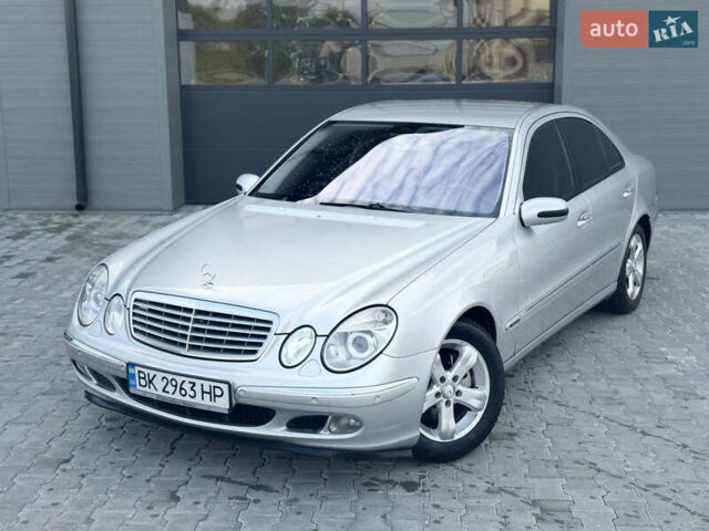 Мерседес Е-Клас 2003 у Сарнах на Automoto.ua Сірий Мерседес Е-Клас, об'ємом двигуна 2.2 л та пробігом 422 тис. км за 6999 $, фото 11 на Automoto.ua