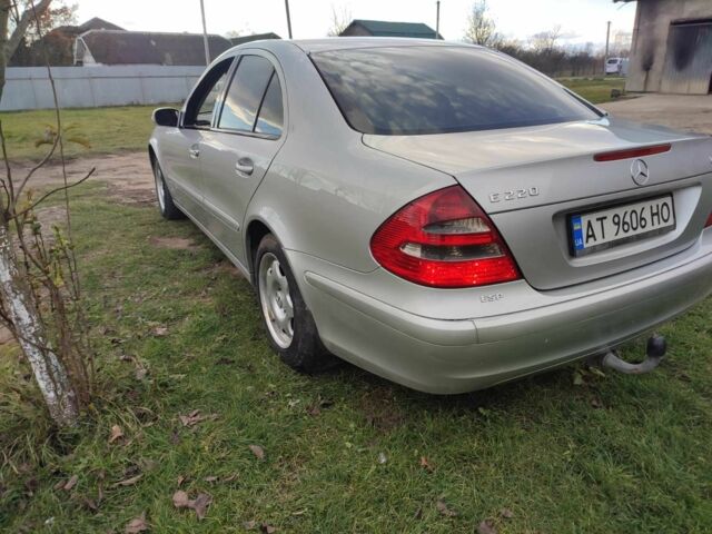 Серый Мерседес Е-Класс, объемом двигателя 2.1 л и пробегом 420 тыс. км за 5600 $, фото 1 на Automoto.ua