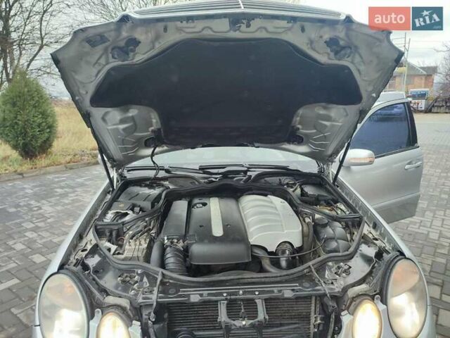 Серый Мерседес Е-Класс, объемом двигателя 2.1 л и пробегом 400 тыс. км за 5300 $, фото 10 на Automoto.ua