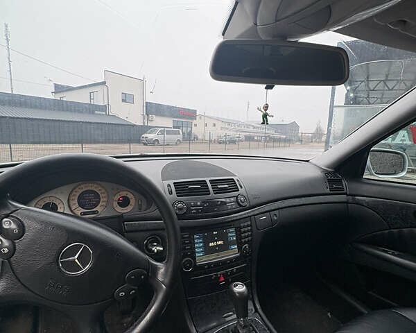 Серый Мерседес Е-Класс, объемом двигателя 2.15 л и пробегом 430 тыс. км за 6999 $, фото 5 на Automoto.ua