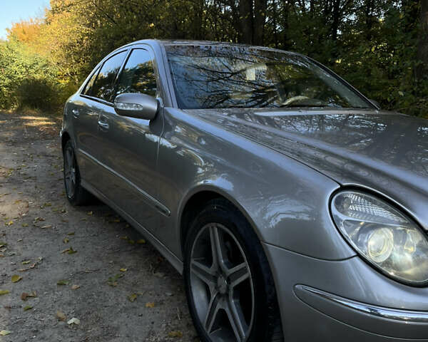 Мерседес Е-Класс 2003 в Черновцах на Automoto.ua Серый Мерседес Е-Класс, объемом двигателя 3.2 л и пробегом 400 тыс. км за 7000 $, фото 16 на Automoto.ua