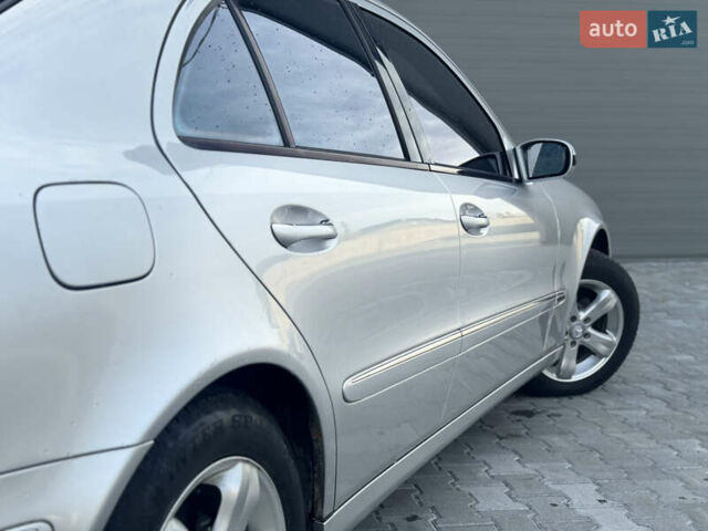 Мерседес Е-Клас 2003 у Сарнах на Automoto.ua Сірий Мерседес Е-Клас, об'ємом двигуна 2.2 л та пробігом 422 тис. км за 6999 $, фото 18 на Automoto.ua