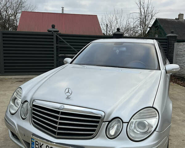 Серый Мерседес Е-Класс, объемом двигателя 2.7 л и пробегом 370 тыс. км за 5550 $, фото 9 на Automoto.ua