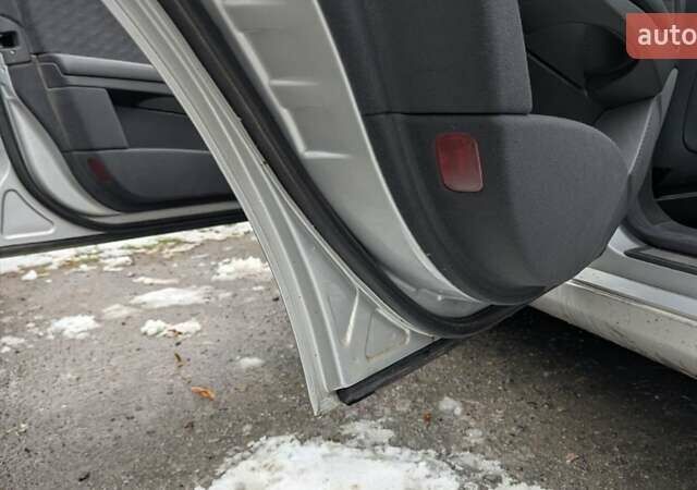 Сірий Мерседес Е-Клас, об'ємом двигуна 2.2 л та пробігом 490 тис. км за 6500 $, фото 6 на Automoto.ua