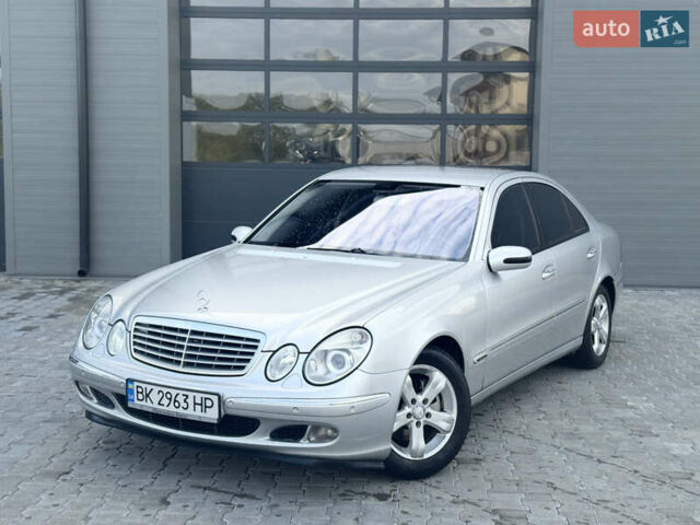 Мерседес Е-Клас 2003 у Сарнах на Automoto.ua Сірий Мерседес Е-Клас, об'ємом двигуна 2.2 л та пробігом 422 тис. км за 6999 $, фото 12 на Automoto.ua