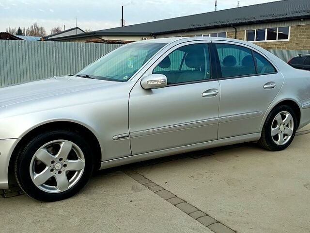 Серый Мерседес Е-Класс, объемом двигателя 2.1 л и пробегом 350 тыс. км за 7600 $, фото 11 на Automoto.ua