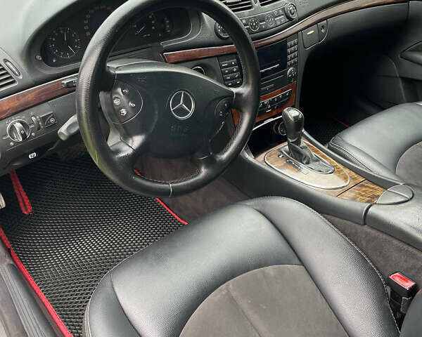 Серый Мерседес Е-Класс, объемом двигателя 2.6 л и пробегом 322 тыс. км за 4700 $, фото 13 на Automoto.ua