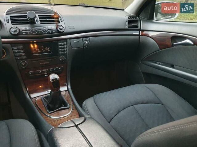 Серый Мерседес Е-Класс, объемом двигателя 1.8 л и пробегом 248 тыс. км за 4800 $, фото 23 на Automoto.ua