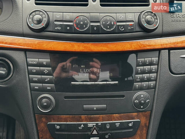 Сірий Мерседес Е-Клас, об'ємом двигуна 3.2 л та пробігом 314 тис. км за 5900 $, фото 14 на Automoto.ua