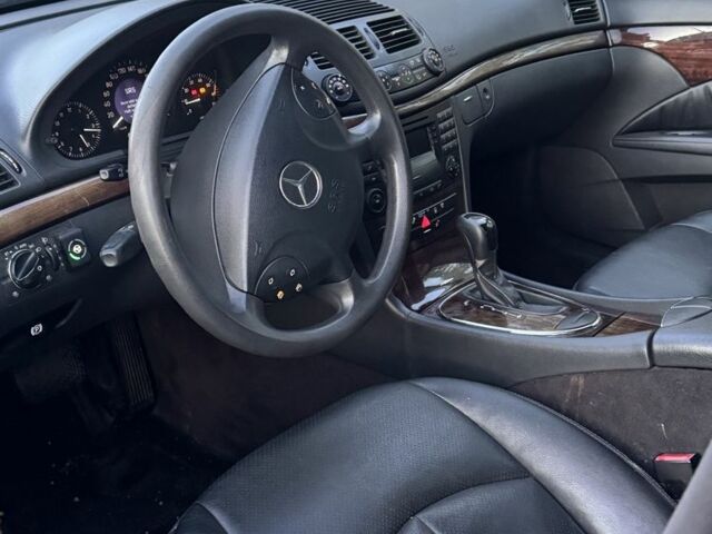 Серый Мерседес Е-Класс, объемом двигателя 1.8 л и пробегом 30 тыс. км за 3850 $, фото 4 на Automoto.ua