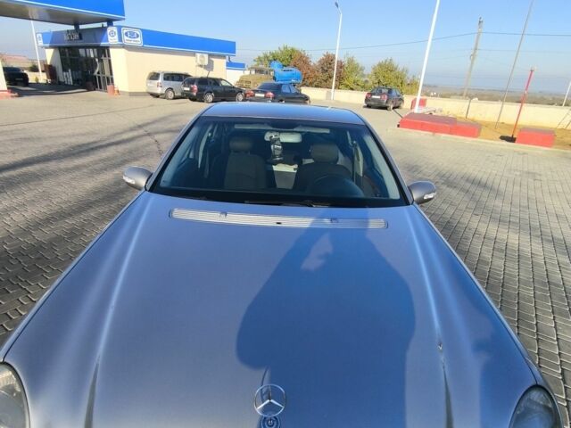 Сірий Мерседес Е-Клас, об'ємом двигуна 2.2 л та пробігом 170 тис. км за 3700 $, фото 4 на Automoto.ua