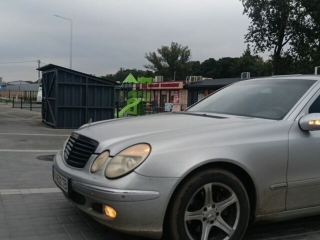 Серый Мерседес Е-Класс, объемом двигателя 2.1 л и пробегом 200 тыс. км за 6200 $, фото 1 на Automoto.ua