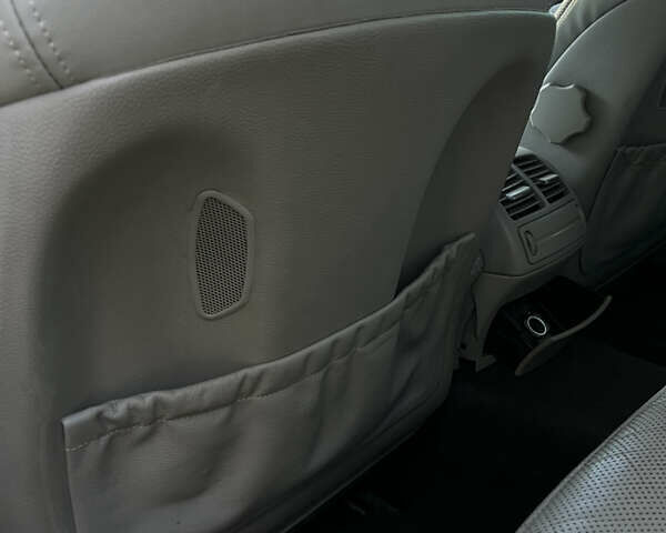 Мерседес Е-Класс 2003 в Черновцах на Automoto.ua Серый Мерседес Е-Класс, объемом двигателя 3.2 л и пробегом 400 тыс. км за 7000 $, фото 49 на Automoto.ua