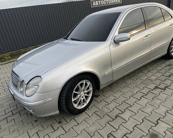 Серый Мерседес Е-Класс, объемом двигателя 2.2 л и пробегом 323 тыс. км за 6700 $, фото 5 на Automoto.ua