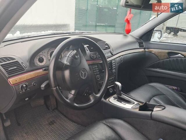 Серый Мерседес Е-Класс, объемом двигателя 2.69 л и пробегом 300 тыс. км за 4200 $, фото 11 на Automoto.ua