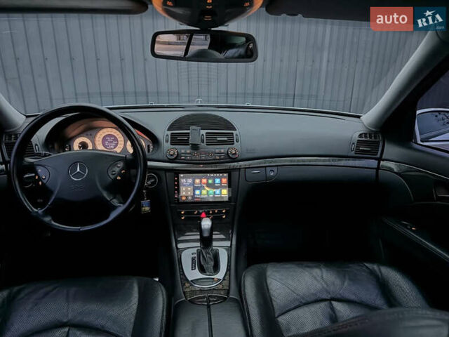 Серый Мерседес Е-Класс, объемом двигателя 3.2 л и пробегом 300 тыс. км за 6500 $, фото 9 на Automoto.ua