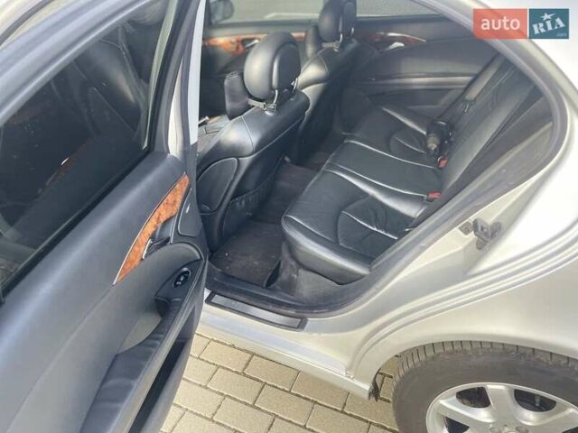 Серый Мерседес Е-Класс, объемом двигателя 2.7 л и пробегом 200 тыс. км за 8000 $, фото 6 на Automoto.ua