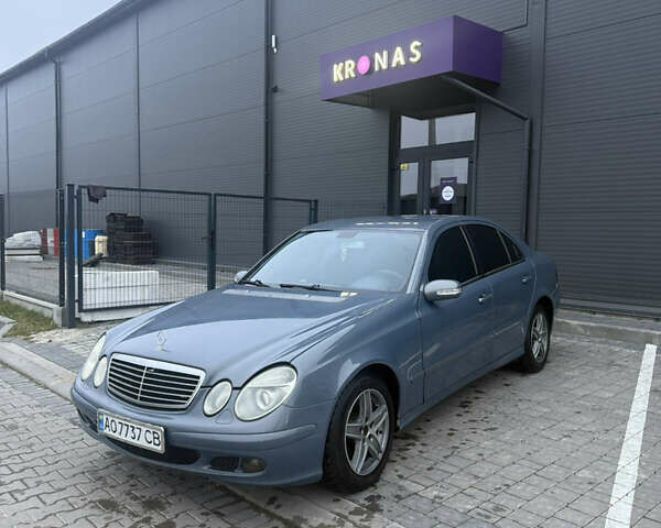 Серый Мерседес Е-Класс, объемом двигателя 3.2 л и пробегом 348 тыс. км за 6400 $, фото 1 на Automoto.ua