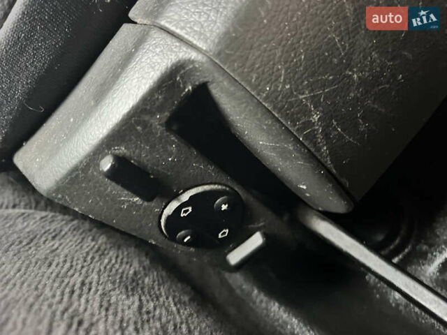 Сірий Мерседес Е-Клас, об'ємом двигуна 2.2 л та пробігом 355 тис. км за 7000 $, фото 23 на Automoto.ua