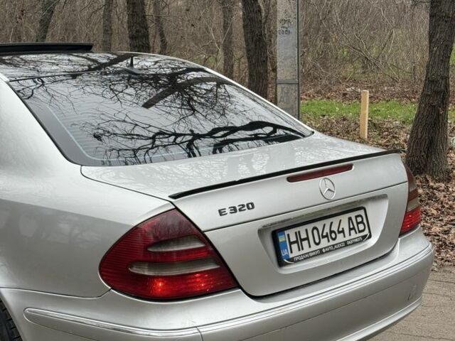 Серый Мерседес Е-Класс, объемом двигателя 3.2 л и пробегом 350 тыс. км за 5999 $, фото 8 на Automoto.ua