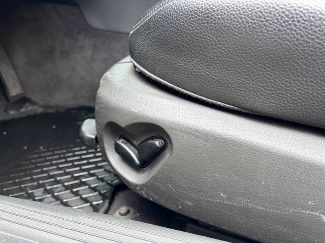 Сірий Мерседес Е-Клас, об'ємом двигуна 2.7 л та пробігом 382 тис. км за 7490 $, фото 17 на Automoto.ua