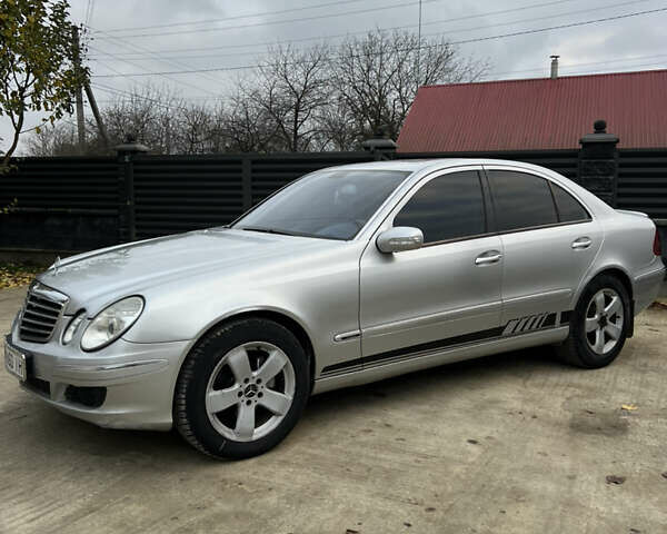 Серый Мерседес Е-Класс, объемом двигателя 2.7 л и пробегом 370 тыс. км за 5550 $, фото 11 на Automoto.ua