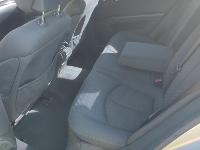 Серый Мерседес Е-Класс, объемом двигателя 2.1 л и пробегом 420 тыс. км за 5600 $, фото 5 на Automoto.ua