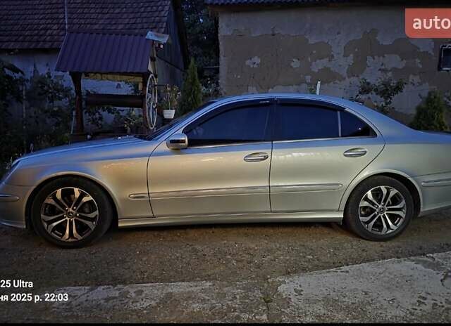 Мерседес Е-Клас 2003 у Чопе на Automoto.ua Сірий Мерседес Е-Клас, об'ємом двигуна 3.2 л та пробігом 388 тис. км за 10000 $, фото 4 на Automoto.ua