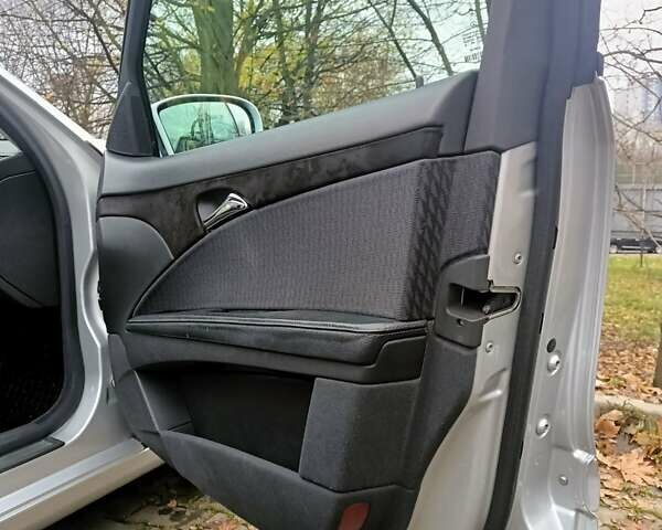 Серый Мерседес Е-Класс, объемом двигателя 1.8 л и пробегом 292 тыс. км за 6900 $, фото 22 на Automoto.ua