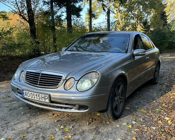 Мерседес Е-Класс 2003 в Черновцах на Automoto.ua Серый Мерседес Е-Класс, объемом двигателя 3.2 л и пробегом 400 тыс. км за 7000 $, фото 3 на Automoto.ua