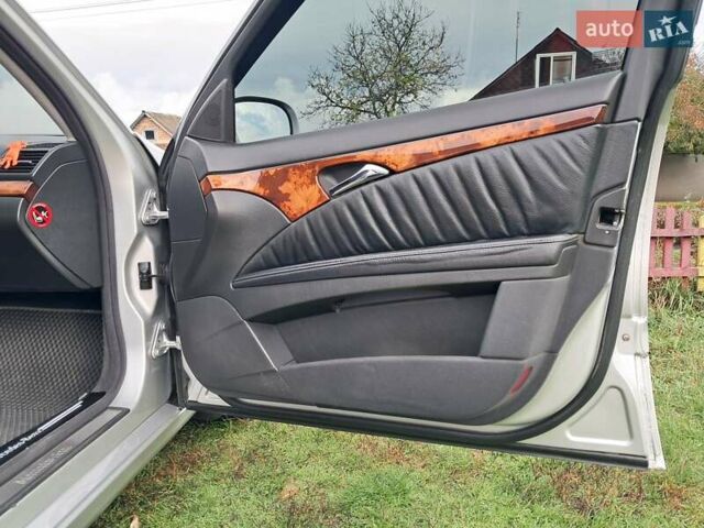 Мерседес Е-Класс 2003 в Лохвице на Automoto.ua Серый Мерседес Е-Класс, объемом двигателя 2 л и пробегом 336 тыс. км за 7000 $, фото 7 на Automoto.ua