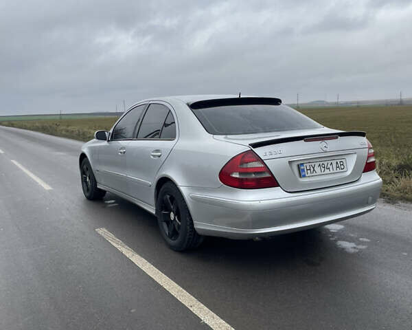 Сірий Мерседес Е-Клас, об'ємом двигуна 2.2 л та пробігом 265 тис. км за 5900 $, фото 19 на Automoto.ua