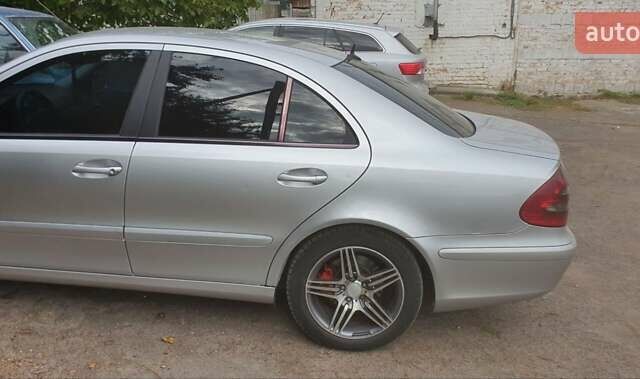 Серый Мерседес Е-Класс, объемом двигателя 2.15 л и пробегом 391 тыс. км за 4000 $, фото 7 на Automoto.ua