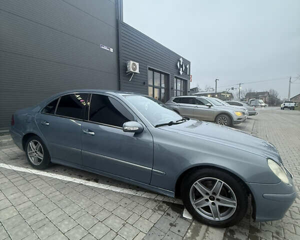 Серый Мерседес Е-Класс, объемом двигателя 3.2 л и пробегом 348 тыс. км за 6400 $, фото 3 на Automoto.ua