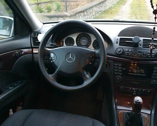 Серый Мерседес Е-Класс, объемом двигателя 1.8 л и пробегом 248 тыс. км за 4800 $, фото 20 на Automoto.ua