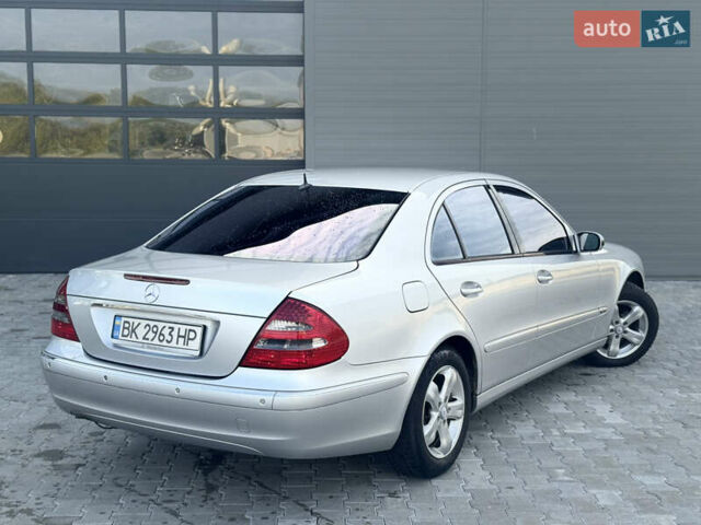 Мерседес Е-Клас 2003 у Сарнах на Automoto.ua Сірий Мерседес Е-Клас, об'ємом двигуна 2.2 л та пробігом 422 тис. км за 6999 $, фото 14 на Automoto.ua