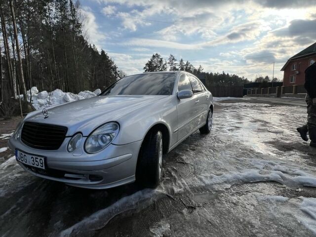 Серый Мерседес Е-Класс, объемом двигателя 2.7 л и пробегом 330 тыс. км за 3450 $, фото 12 на Automoto.ua