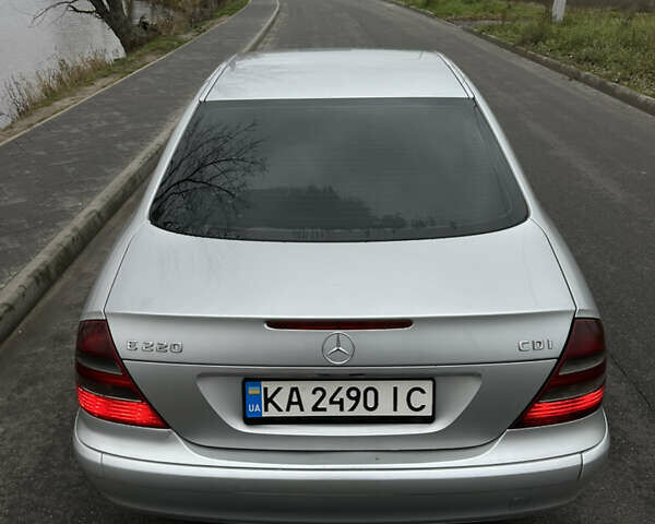 Сірий Мерседес Е-Клас, об'ємом двигуна 2.15 л та пробігом 200 тис. км за 5100 $, фото 6 на Automoto.ua