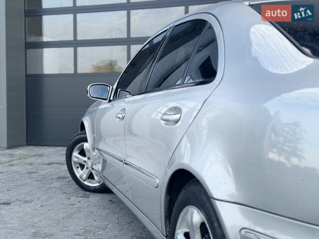 Мерседес Е-Клас 2003 у Сарнах на Automoto.ua Сірий Мерседес Е-Клас, об'ємом двигуна 2.2 л та пробігом 422 тис. км за 6999 $, фото 25 на Automoto.ua