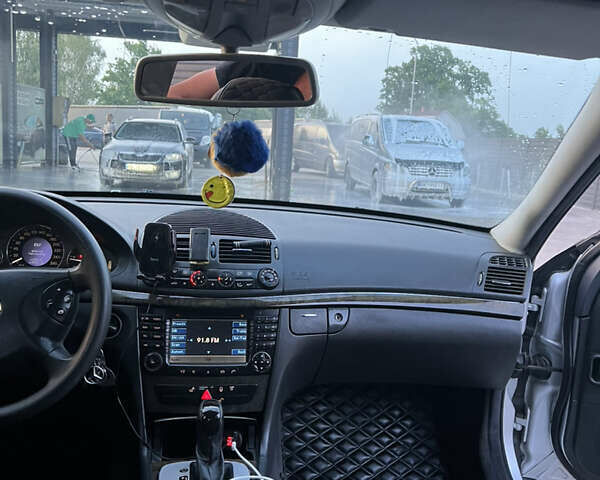 Серый Мерседес Е-Класс, объемом двигателя 2.69 л и пробегом 310 тыс. км за 6900 $, фото 3 на Automoto.ua