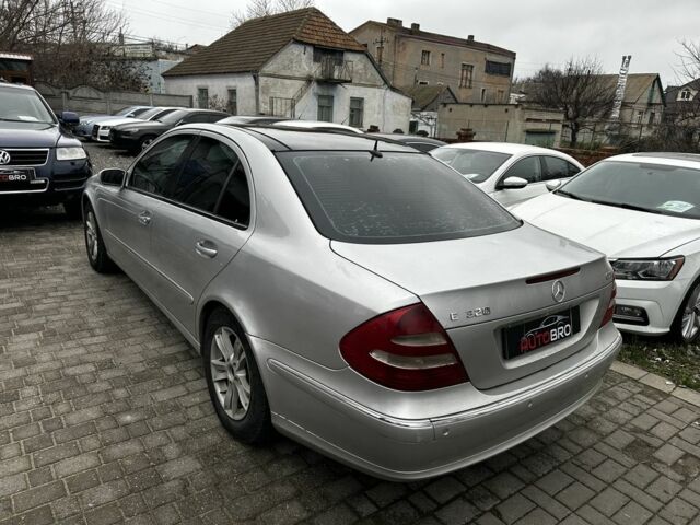 Серый Мерседес Е-Класс, объемом двигателя 3.2 л и пробегом 350 тыс. км за 7500 $, фото 4 на Automoto.ua